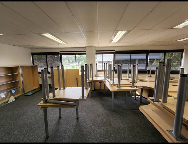 222M² OFFICE TO LET IN PINELANDS